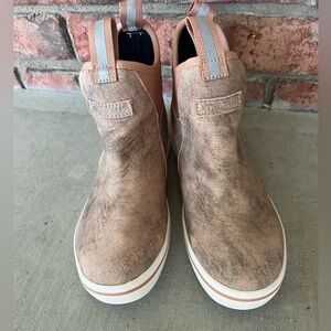 XTRATUF Waterproof Leather Boots Women’s Size 6